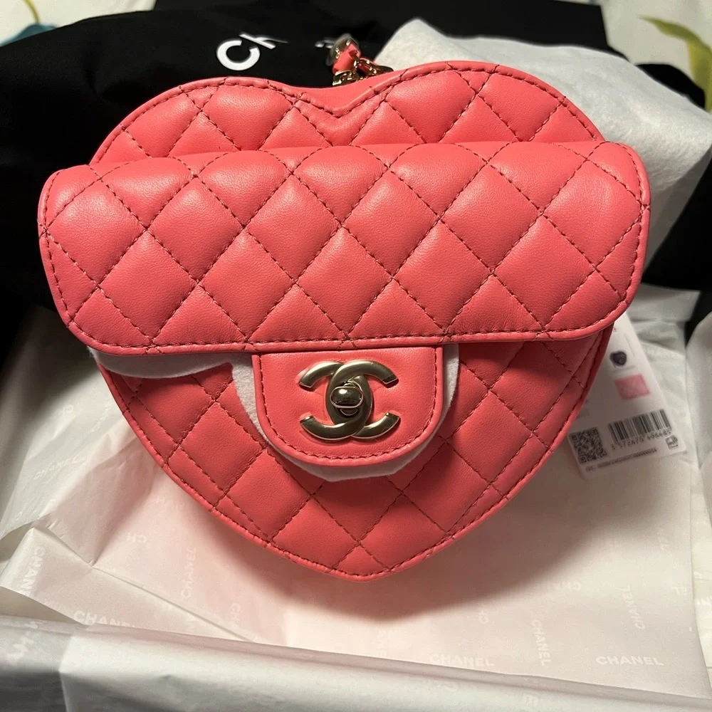 CHANEL Pink Quilted Heart Crossbody Bag - Picture 3 of 5